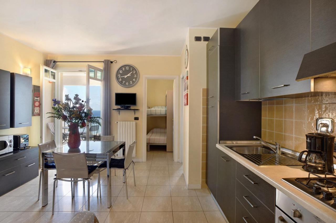 Casa Miradore 600 Mt Dal Mare Imperia Exterior photo